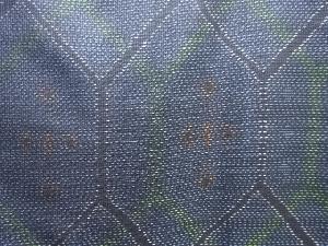 アンティーク　幾何学模様織出し本場泥大島紬着物